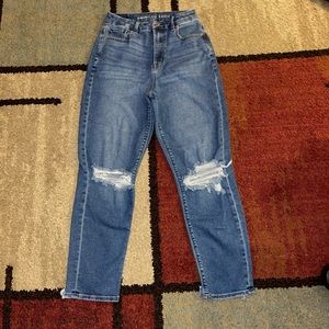 American eagle stretch distressed curvy mom jeans size 6